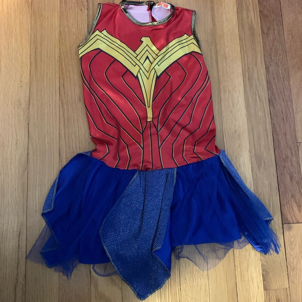 Wonder Woman costume sized ? 5-6
